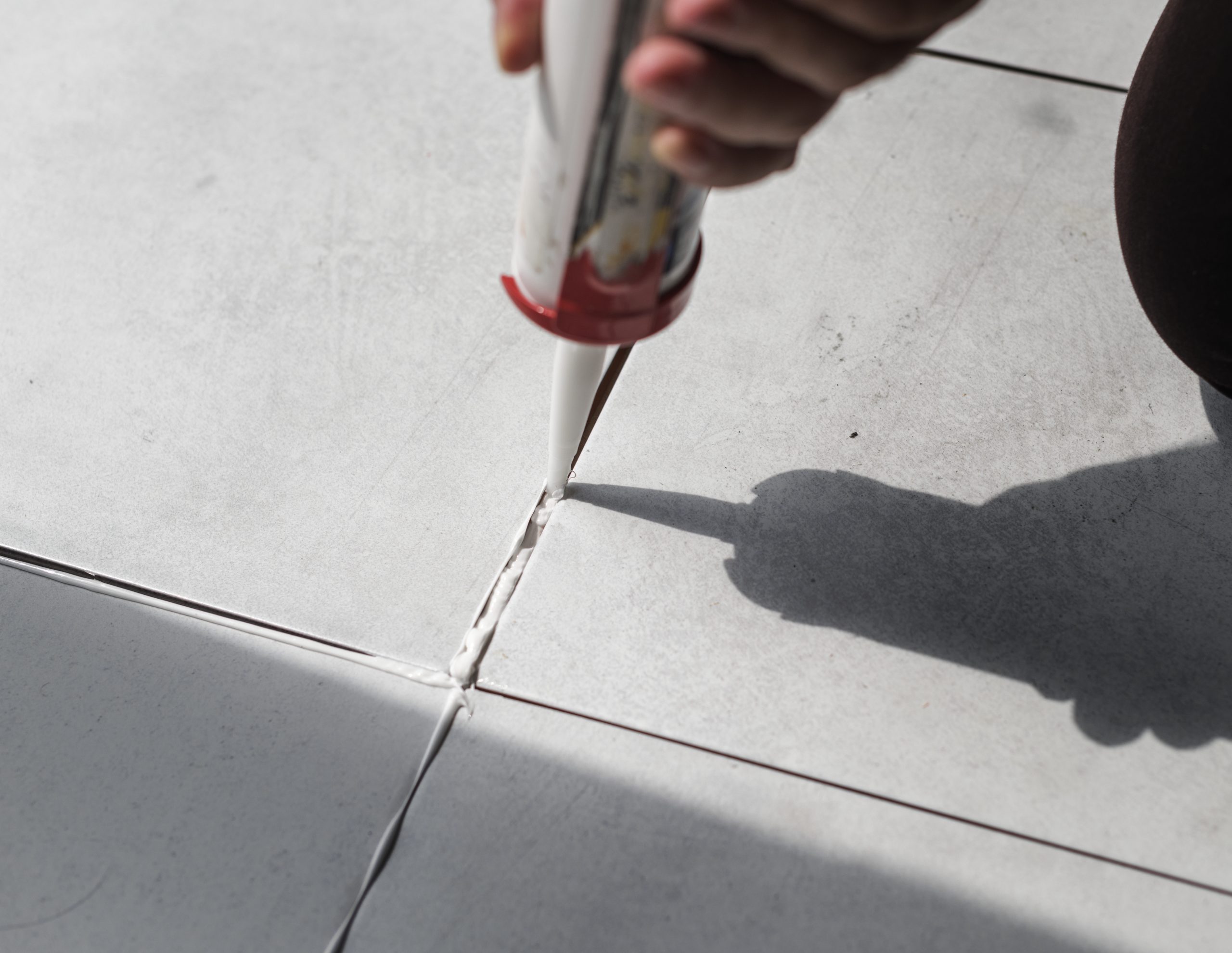 grout tiles renovation
